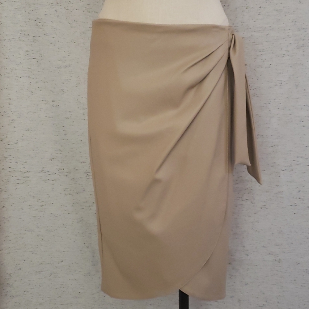G.I.L.I. Women's Pencil Skirt in Tan